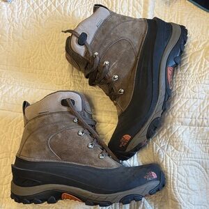 The North Face Men's chilkat 2 Snow Boots